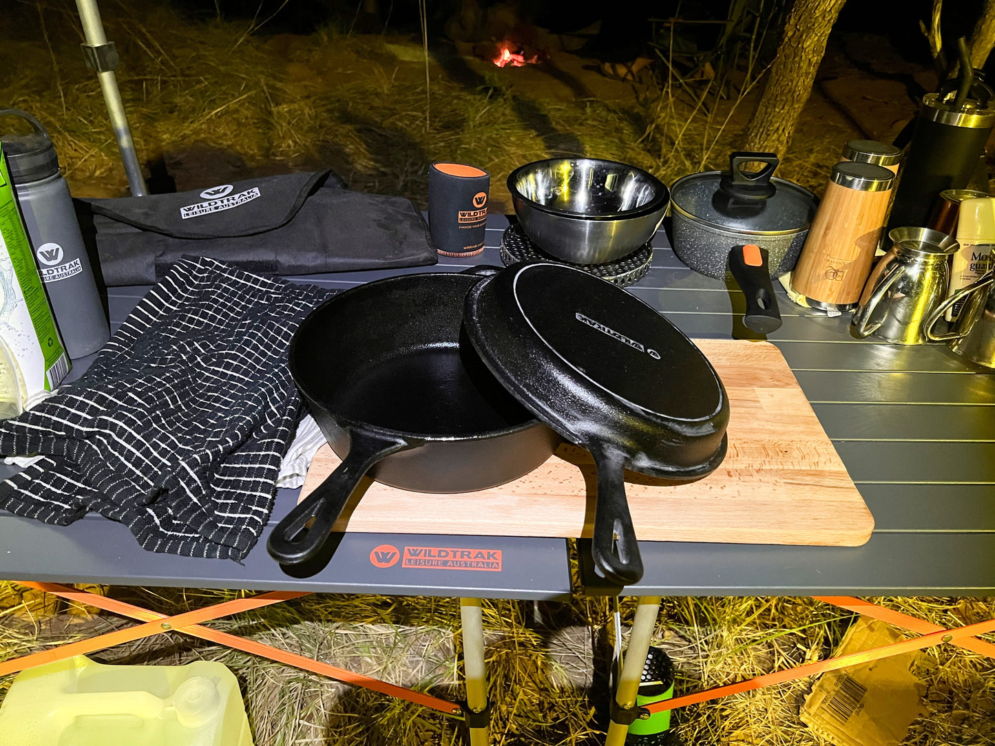 Wildtrak™ 3.2 Quart Pre-Seasoned Cast Iron 2in1 COMBO Cooker