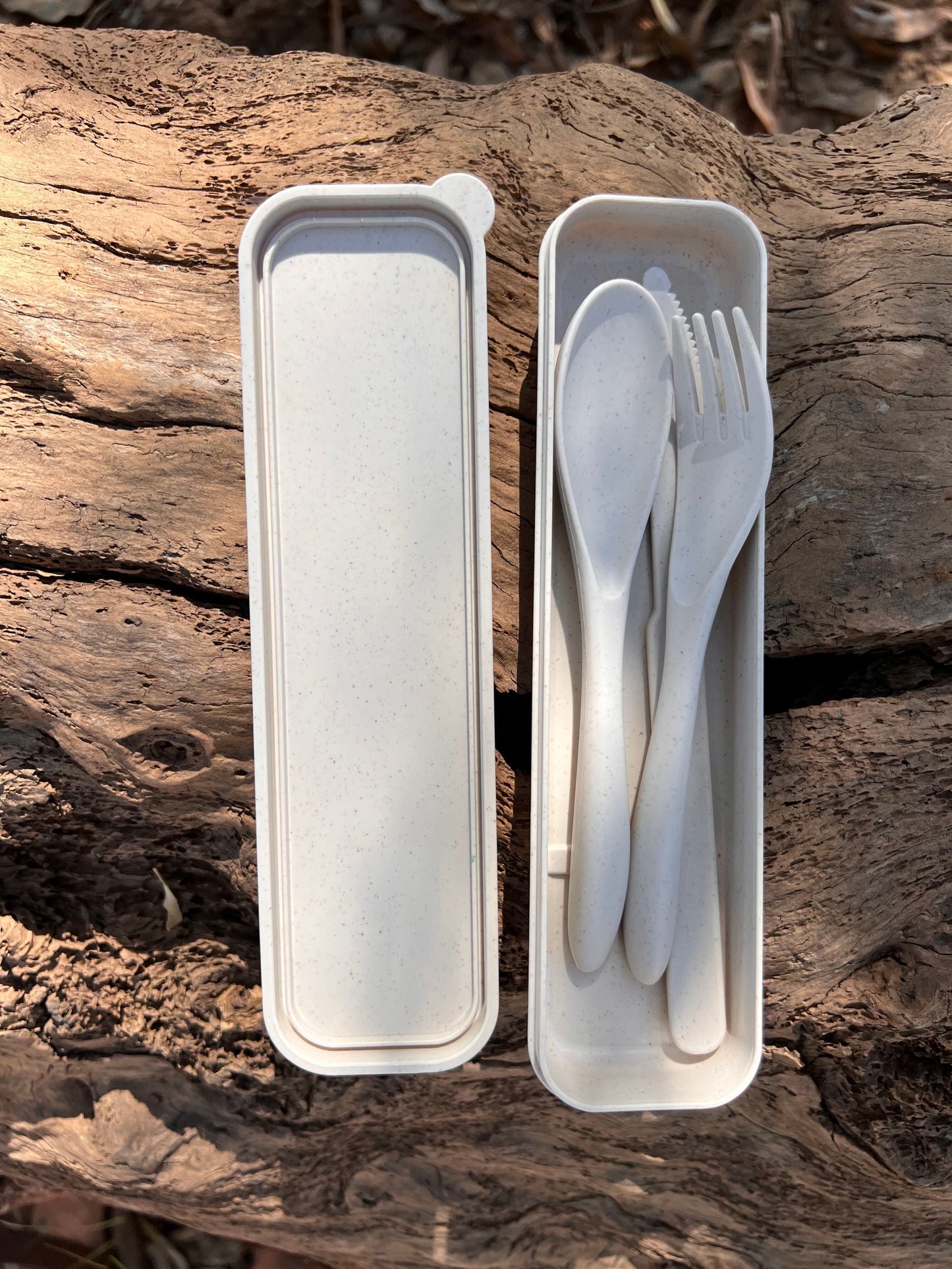 Wildtrak™ Eco Friendly Wheat Straw Cutlery Set in Case - Beige or Blue