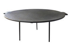 Wildtrak™ Pre-Seasoned Round Cast Iron BBQ Plate with Removable Legs 45cm