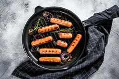 Wildtrak™ Pre-Seasoned Cast Iron Round Skillet/Grill Pan with Wooden Handle 24cm