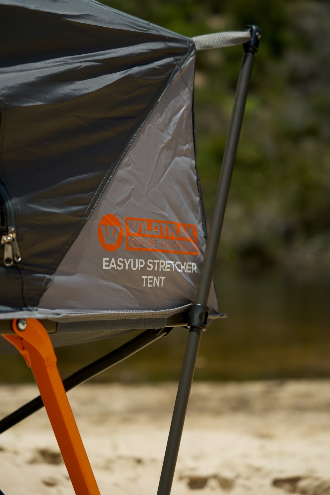 Wildtrak™ Easy Up Single Stretcher Tent, Powder Coated Steel Frame, Ultra-fine Mesh, Internal pockets, Ripstop Waterproof Fly, Heavy Duty Carry Bag with Handles (200x80x145cm)