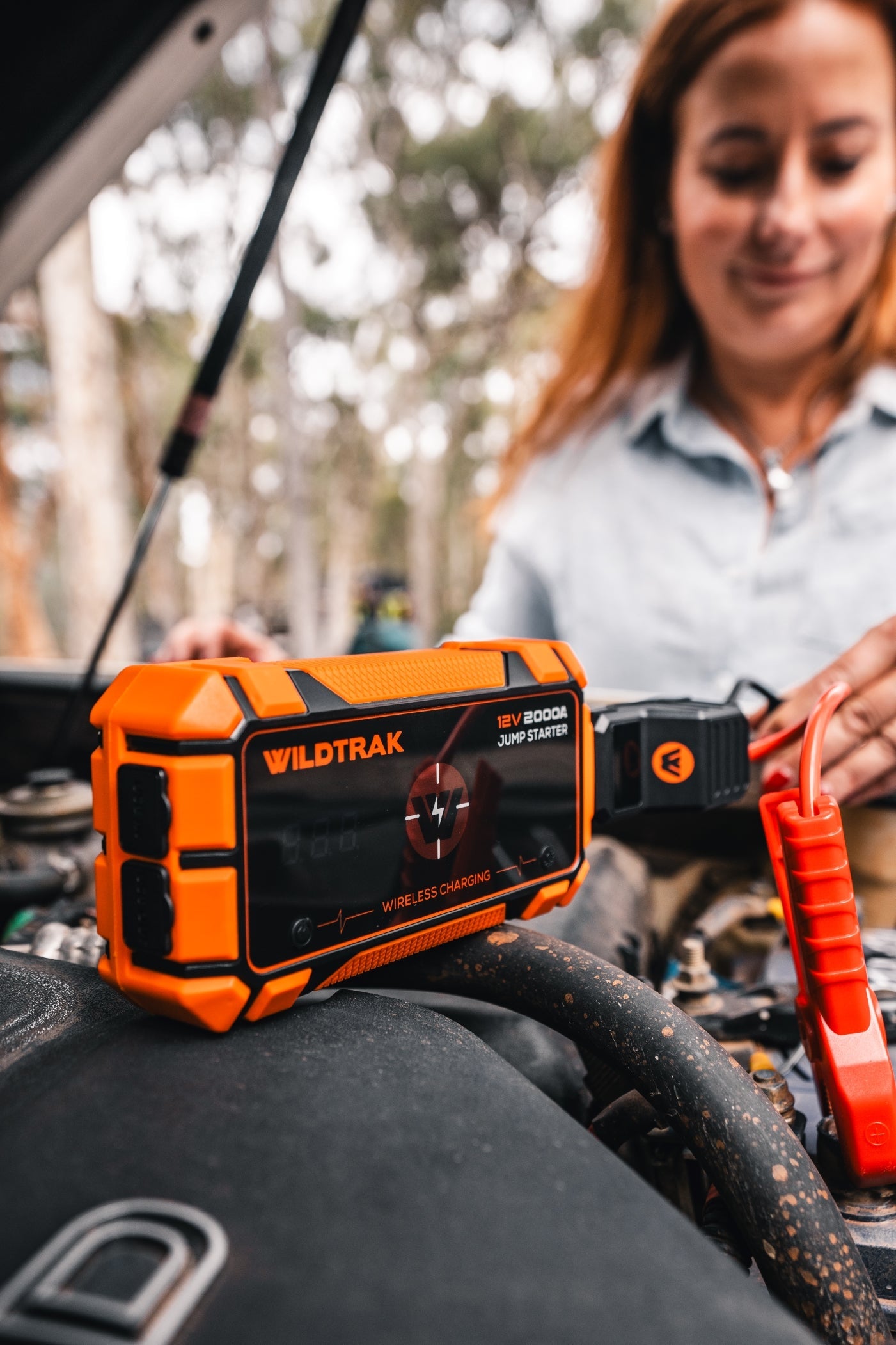 Wildtrak™ Heavy-Duty 2000A 16KMAH HP Lithium Car & 4WD Jump Starter Power Bank (Petrol & Diesel) with Case, USB C Port & Wireless Charging