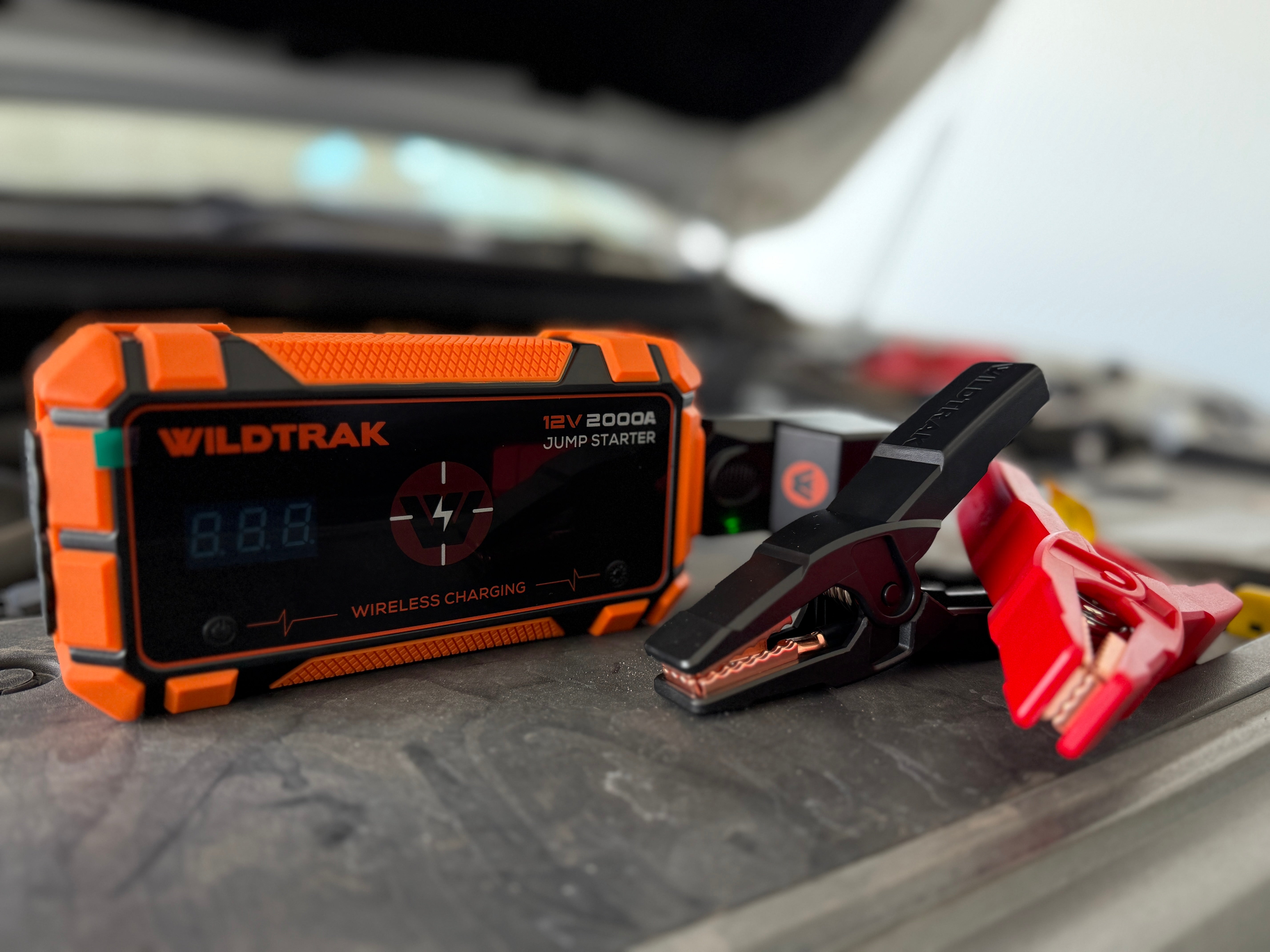 Wildtrak™ Heavy-Duty 2000A 16KMAH HP Lithium Car & 4WD Jump Starter Power Bank (Petrol & Diesel) with Case, USB C Port & Wireless Charging