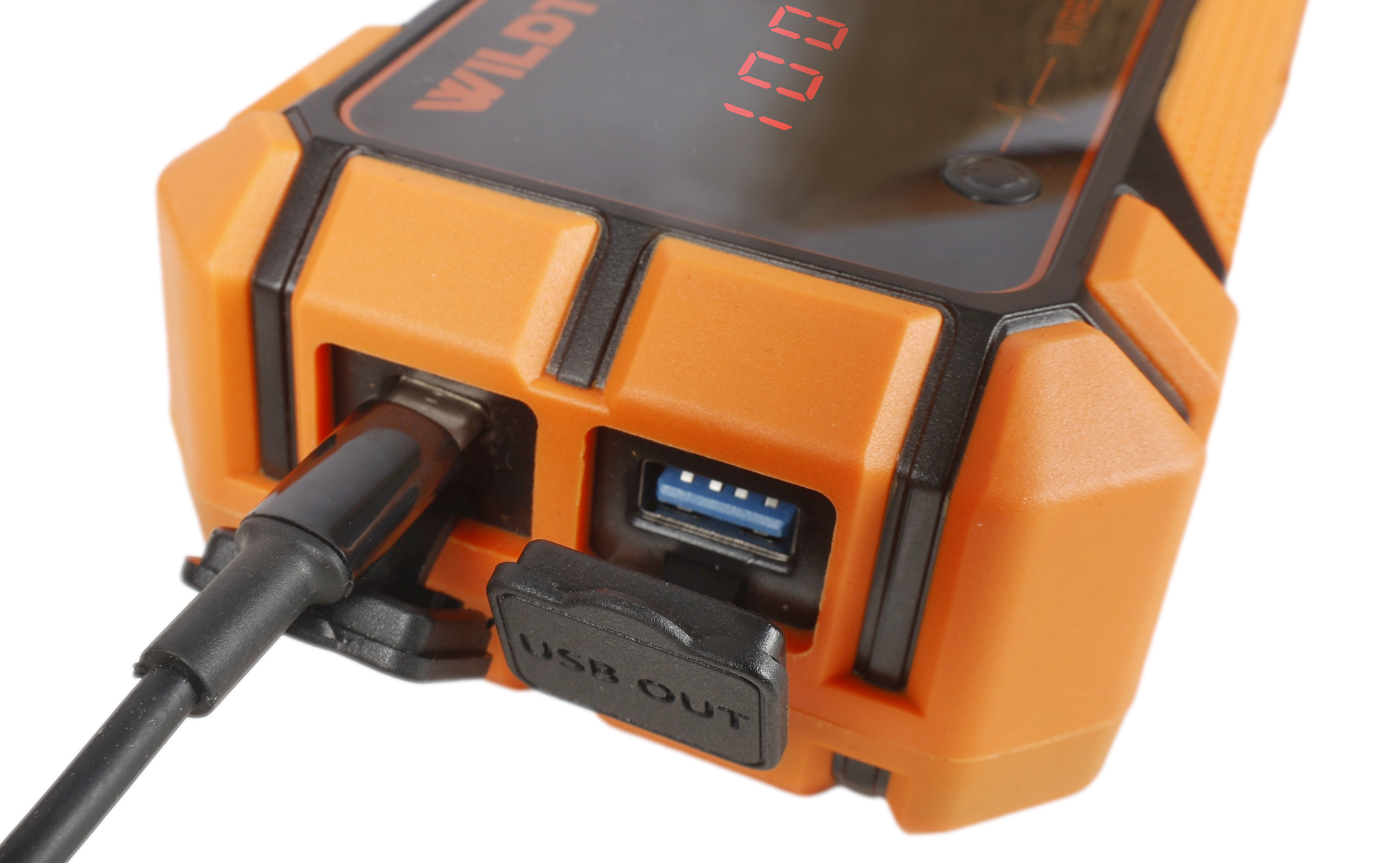 Wildtrak™ Heavy-Duty 2000A 16KMAH HP Lithium Car & 4WD Jump Starter Power Bank (Petrol & Diesel) with Case, USB C Port & Wireless Charging