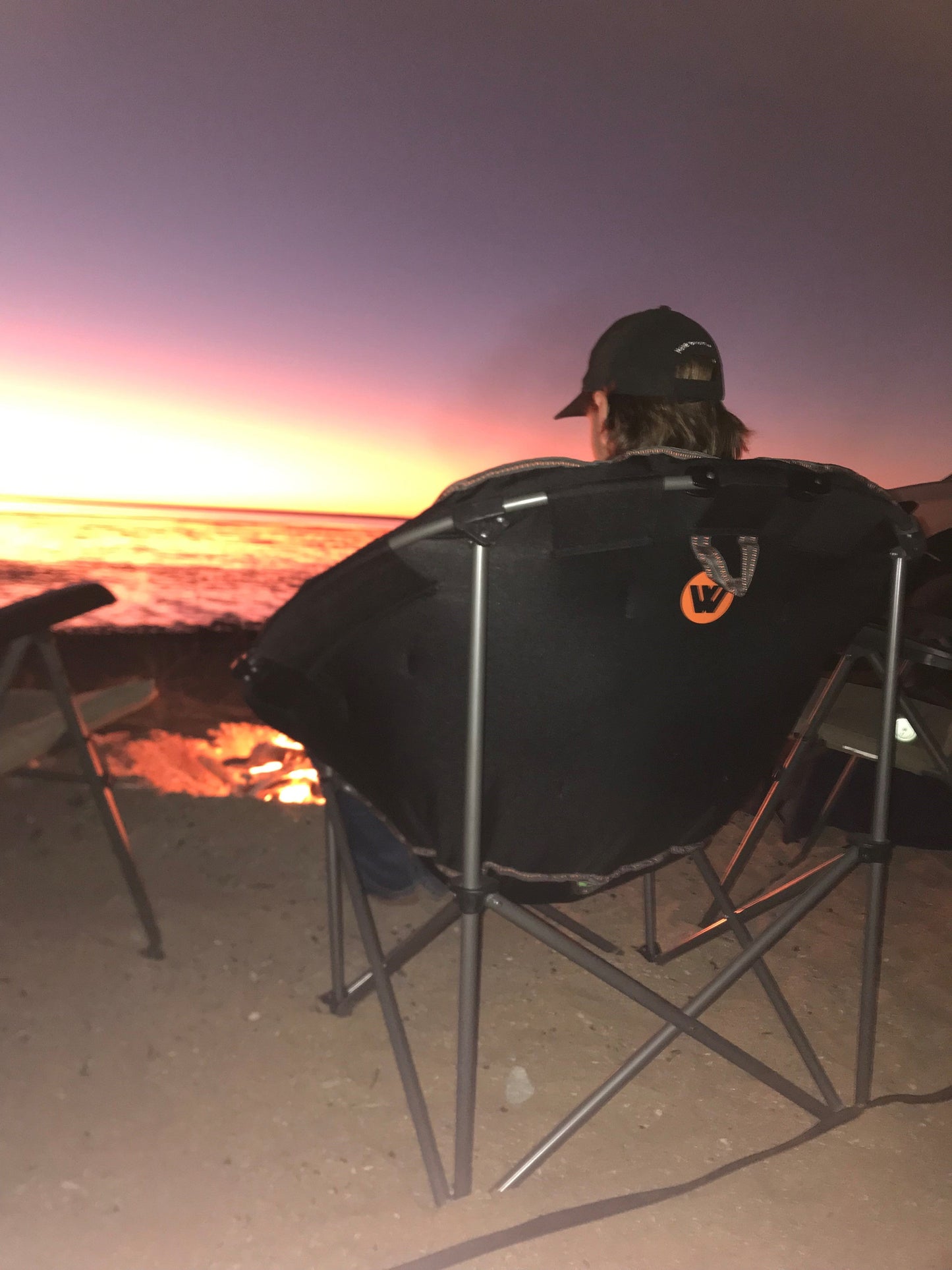 WILDTRAK™ Julimar Comfort Moon Chair, Fully Cushioned Seat, Oversized, Quad Folding, Weight Rating 120kg, Carry Bag with Shoulder Strap