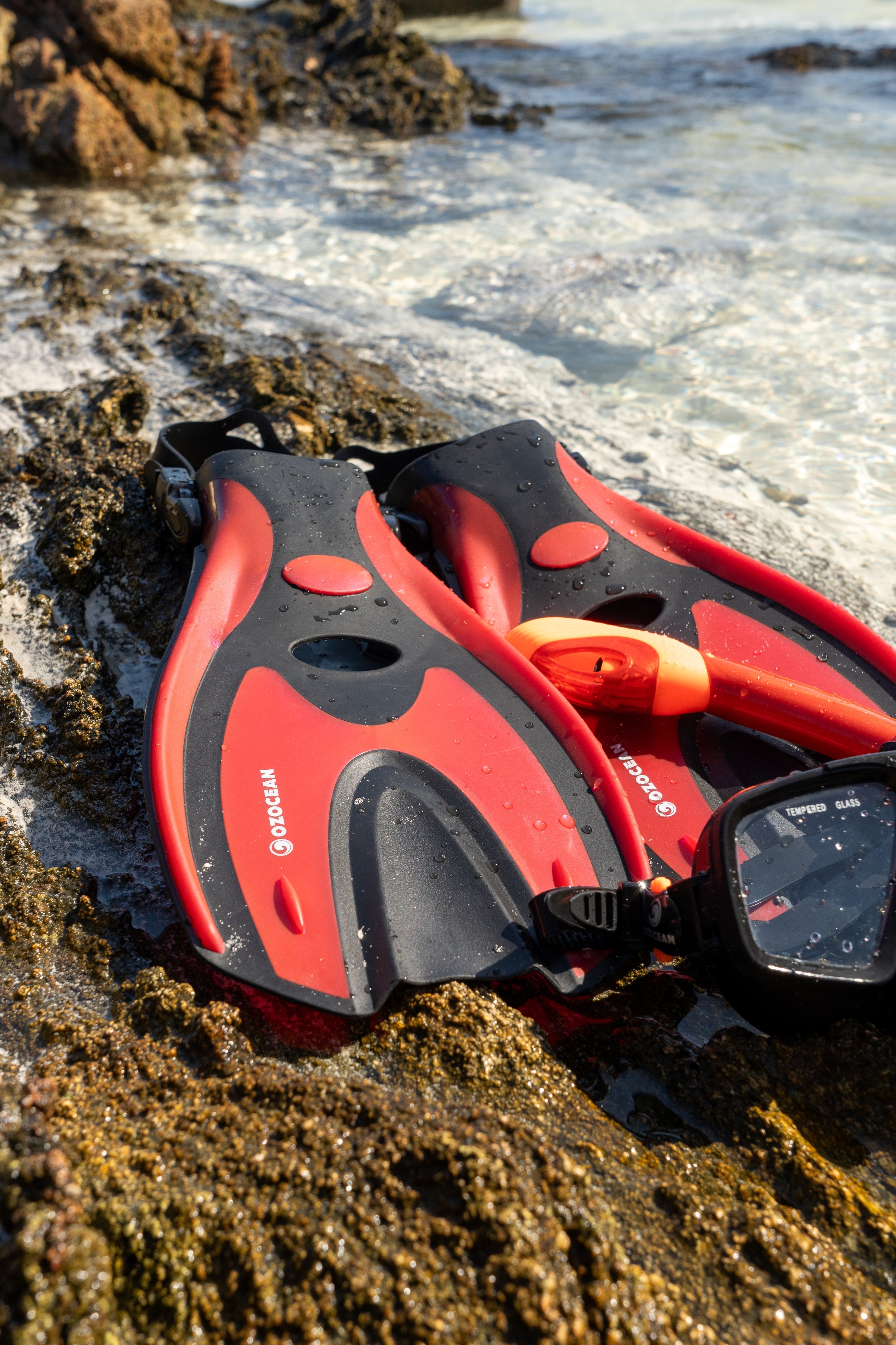 ABROLHOS ADULT SILICON MASK FIN AND SNORKEL SET