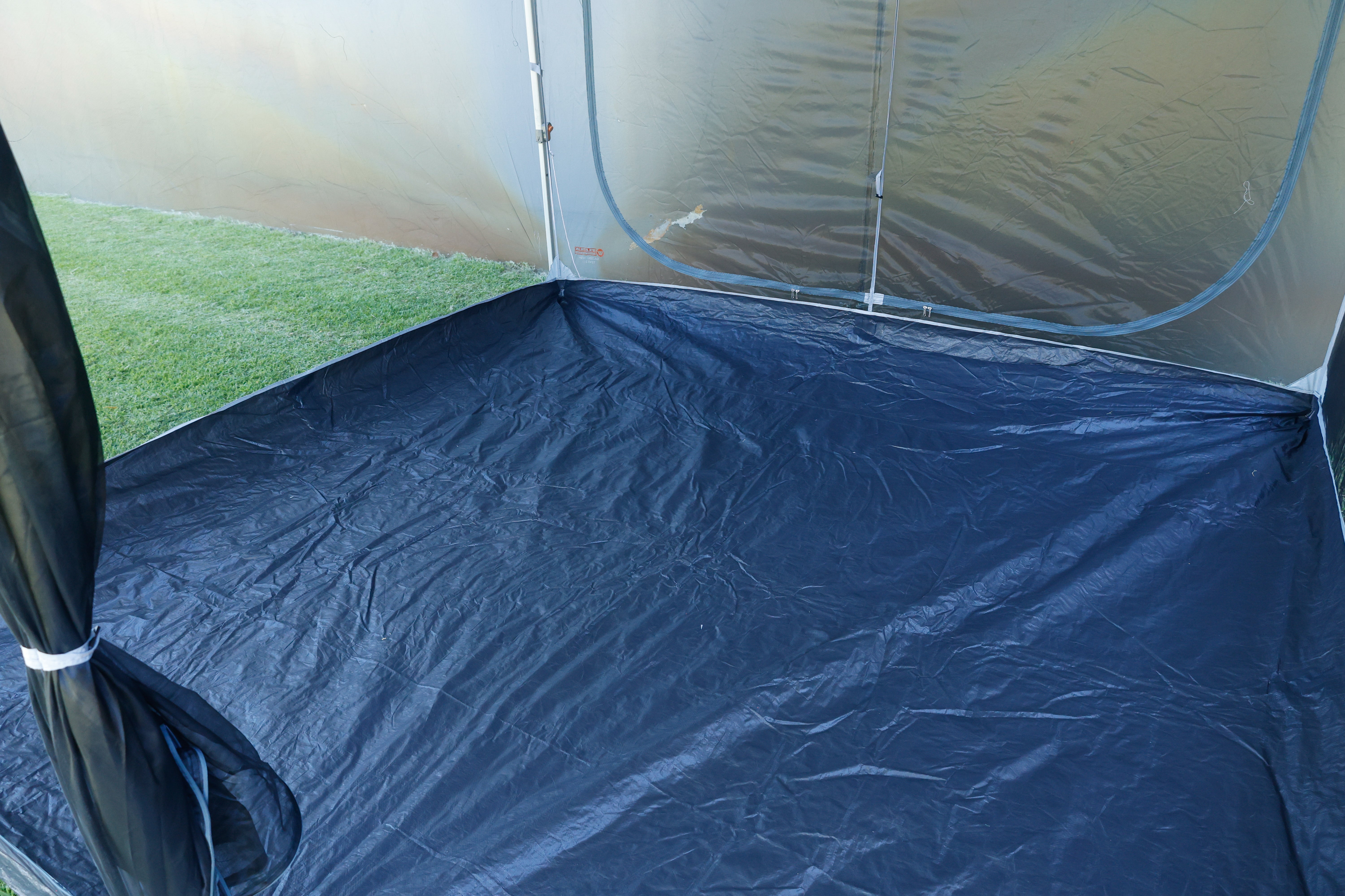 Wildtrak™ 3m Gazebo Ultra Fine Mesh Inner Tent, Large Double D Zippered Doors, Insect Protection Playroom with Pegs and Carry Bag - UNIVERSAL FITS MOST 3M GAZEBOS